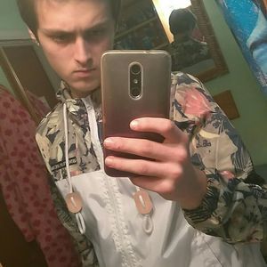 Meet your Posher, Devin